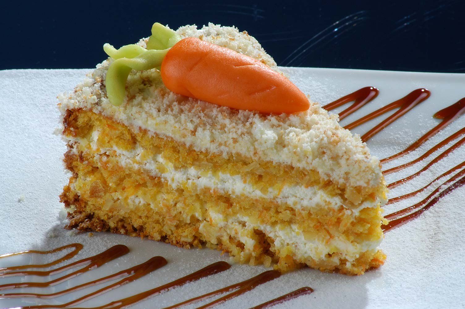 Морковный торт без глютена, без казеина и без сахара.